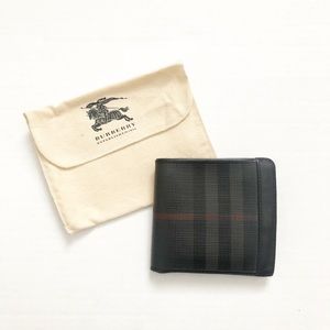 Burberry Men’s Black Check 8 Card Billfold Wallet